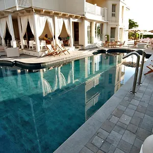 Le Rose Hotel